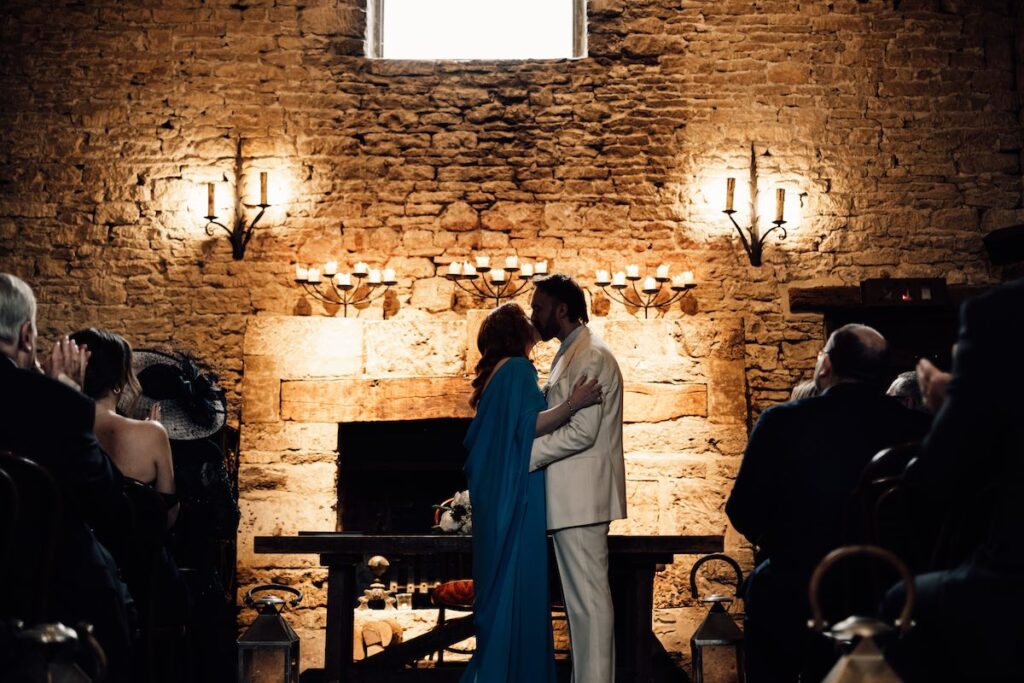 Wedding kiss silhouette
